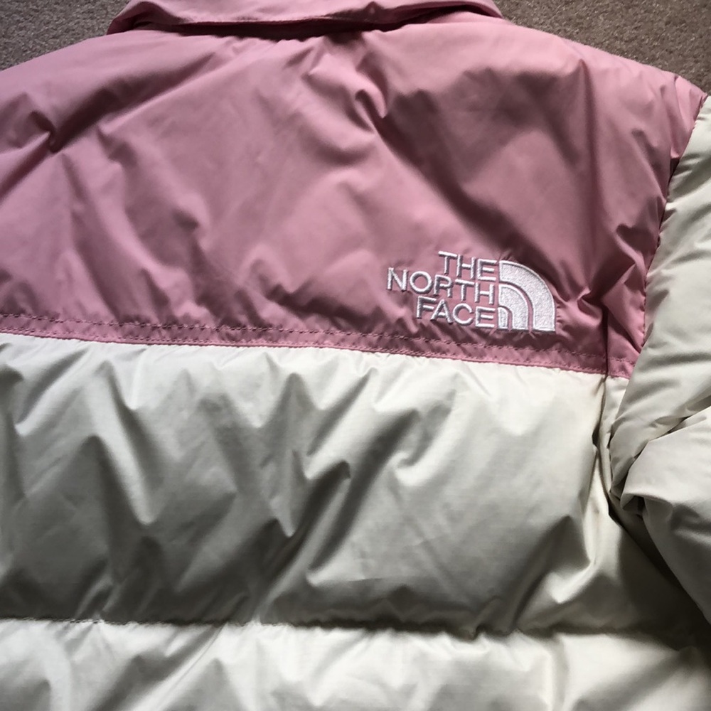 North Face women’s 1996 retro nuptse jacket - Picture 7 of 12